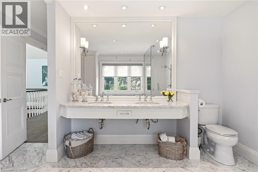 356 Shoreacres Road, Burlington, ON - Indoor Photo Showing Bathroom