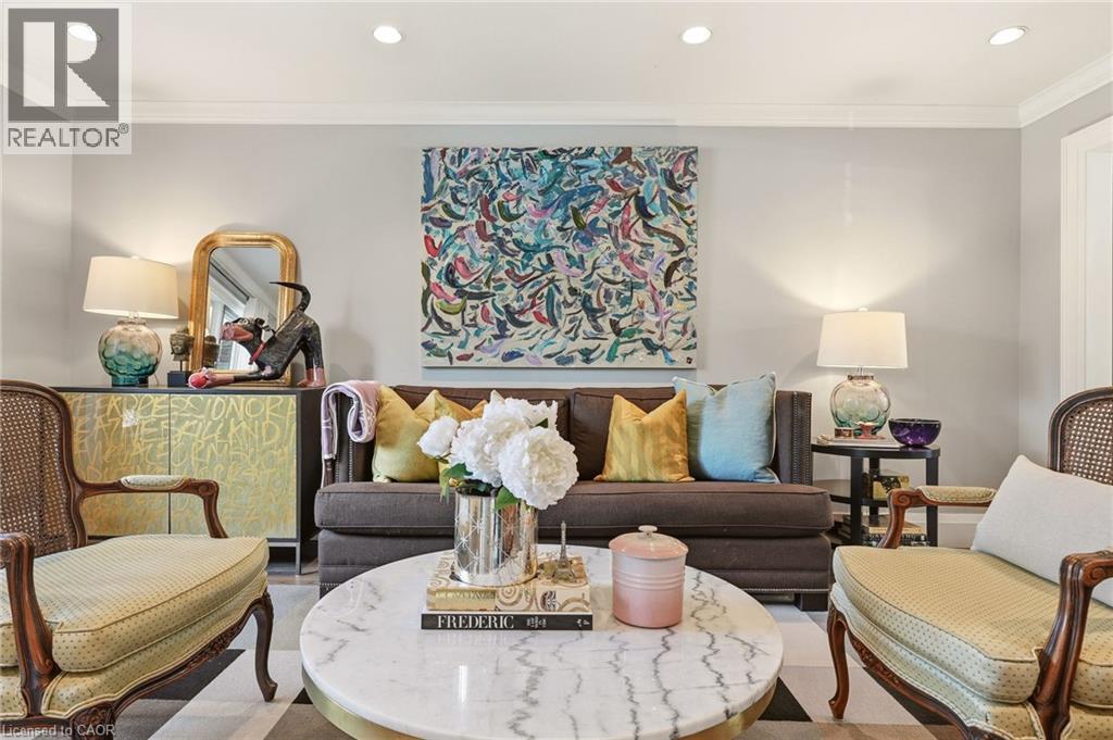 356 Shoreacres Road, Burlington, ON - Indoor Photo Showing Living Room