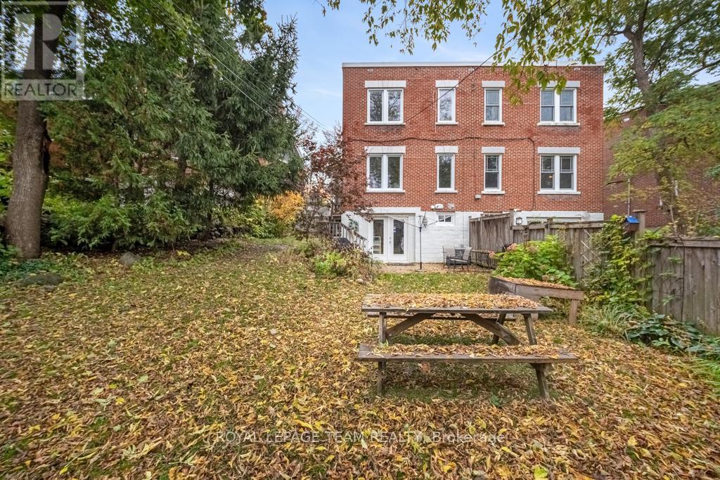 21 Acacia Avenue, Ottawa, ON - Outdoor