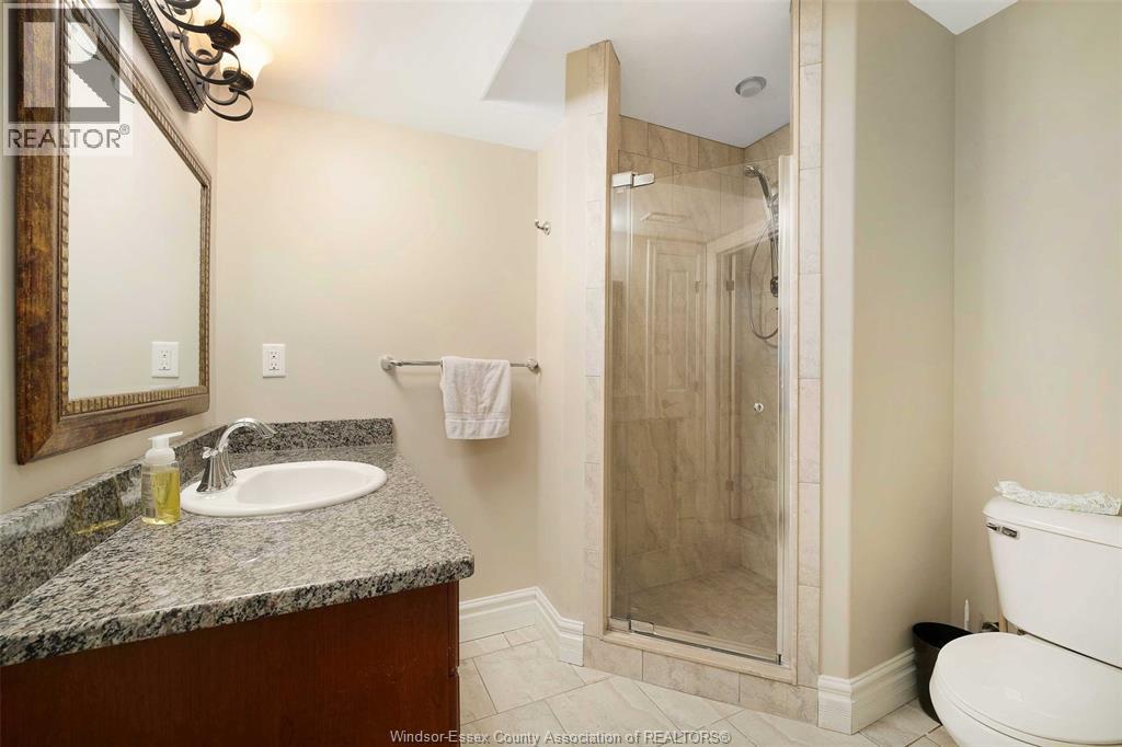 2257 Askin, Windsor, ON - Indoor Photo Showing Bathroom
