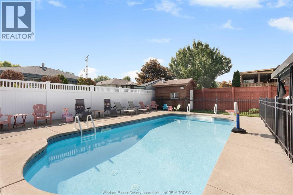2257 Askin, Windsor, ON - Outdoor With In Ground Pool With Backyard