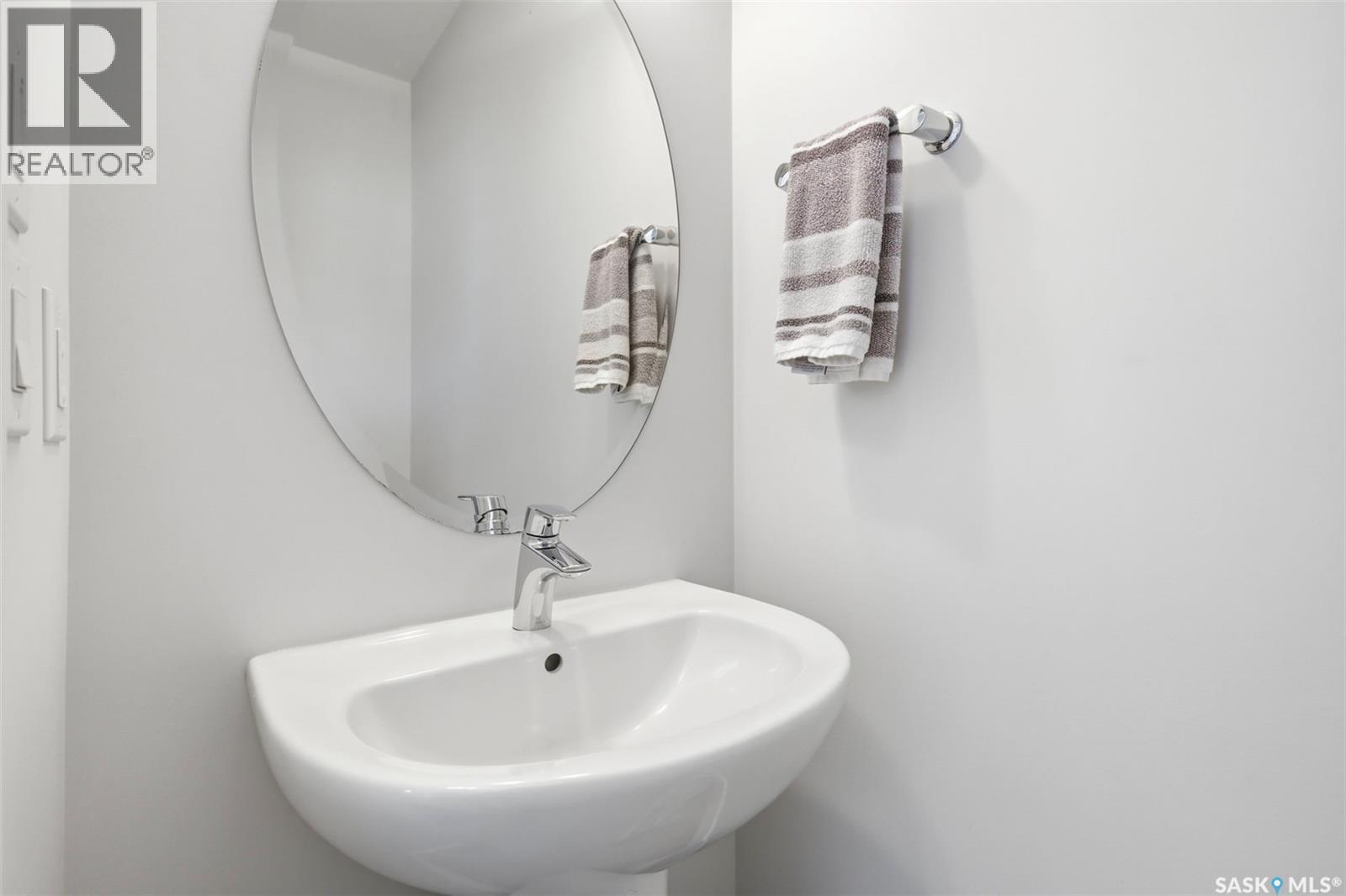 243 Newton Link, Saskatoon, SK - Indoor Photo Showing Bathroom