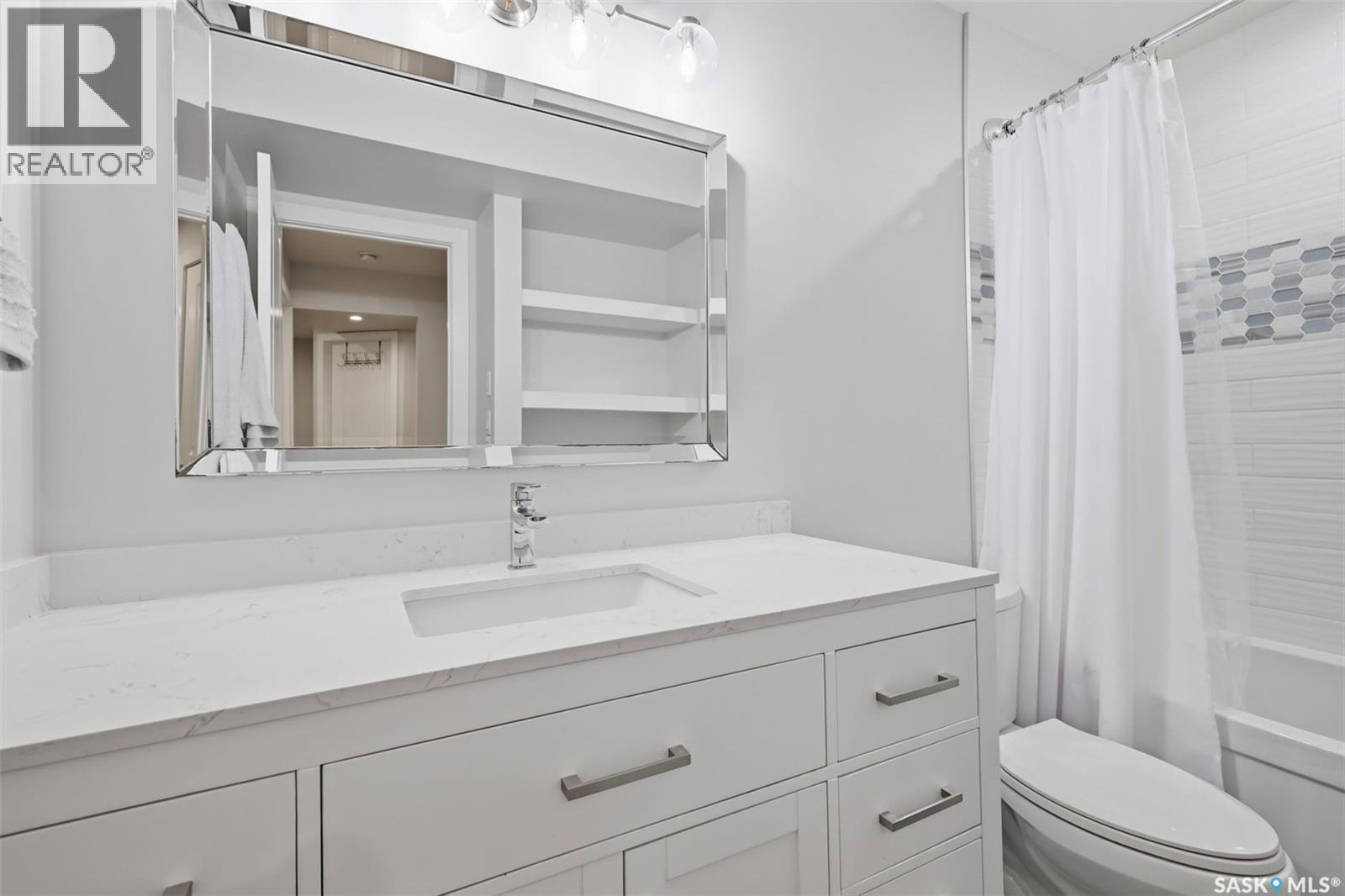243 Newton Link, Saskatoon, SK - Indoor Photo Showing Bathroom