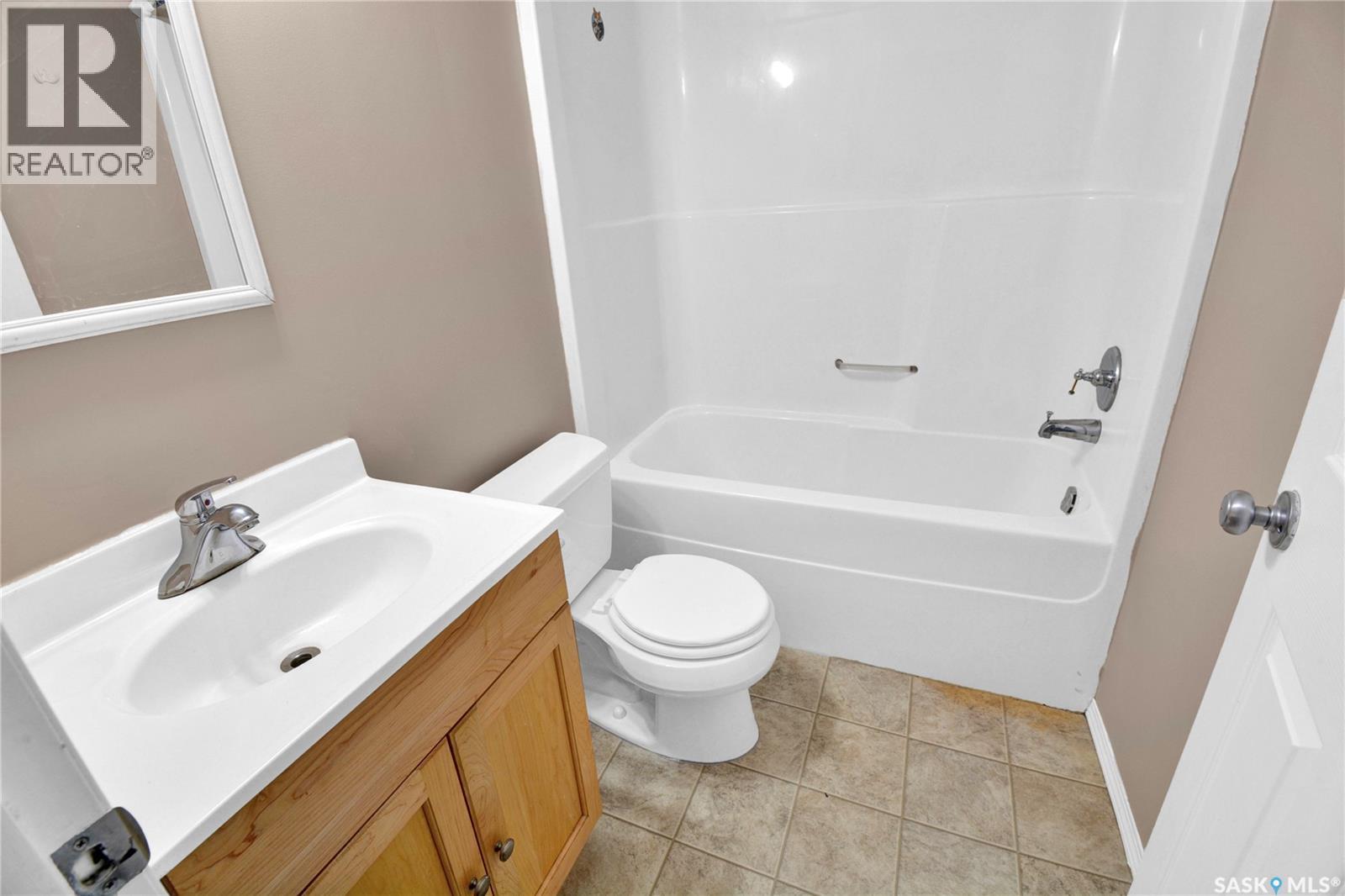 2905 Mcclocklin Road, Saskatoon, SK - Indoor Photo Showing Bathroom