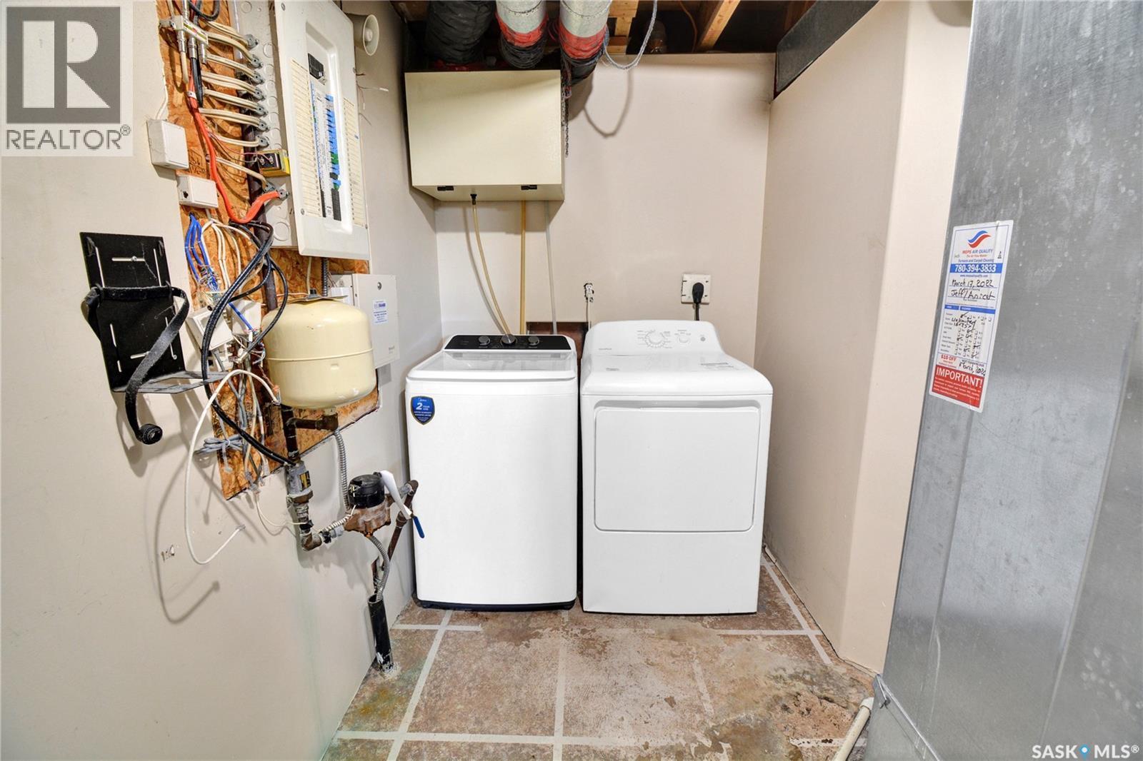 2905 Mcclocklin Road, Saskatoon, SK - Indoor