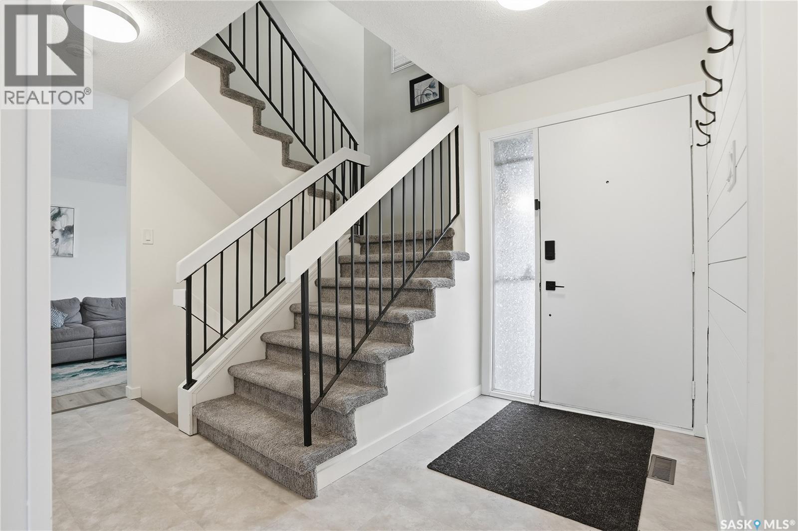 542 Coldspring Way, Saskatoon, SK - Indoor Photo Showing Other Room