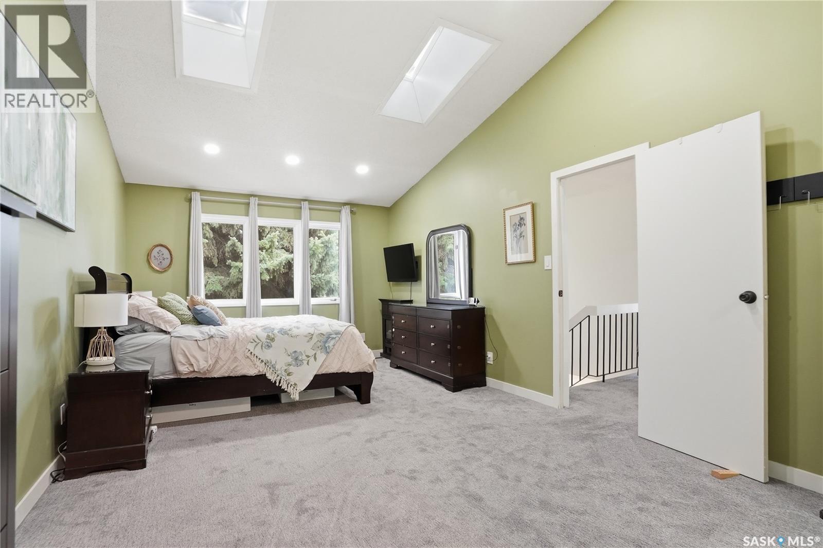 542 Coldspring Way, Saskatoon, SK - Indoor Photo Showing Bedroom