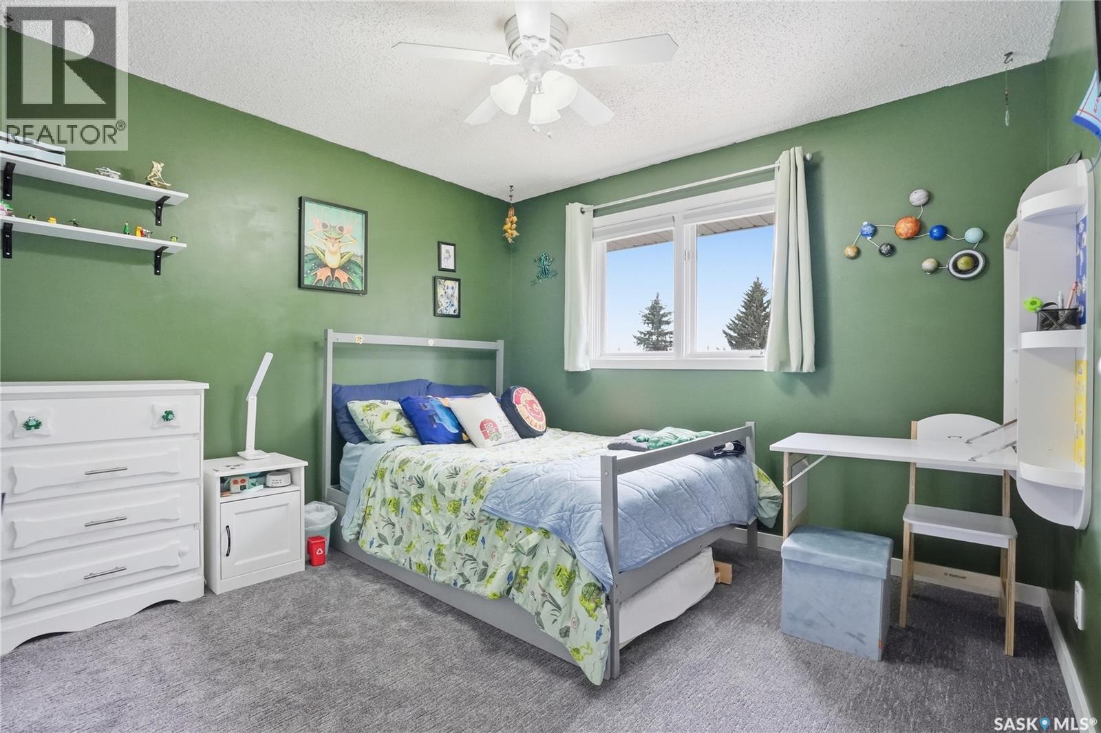 542 Coldspring Way, Saskatoon, SK - Indoor Photo Showing Bedroom