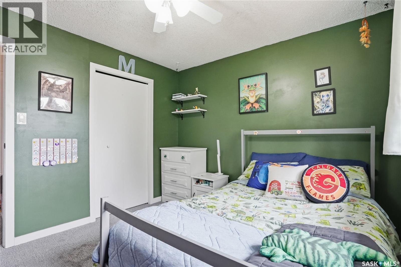 542 Coldspring Way, Saskatoon, SK - Indoor Photo Showing Bedroom