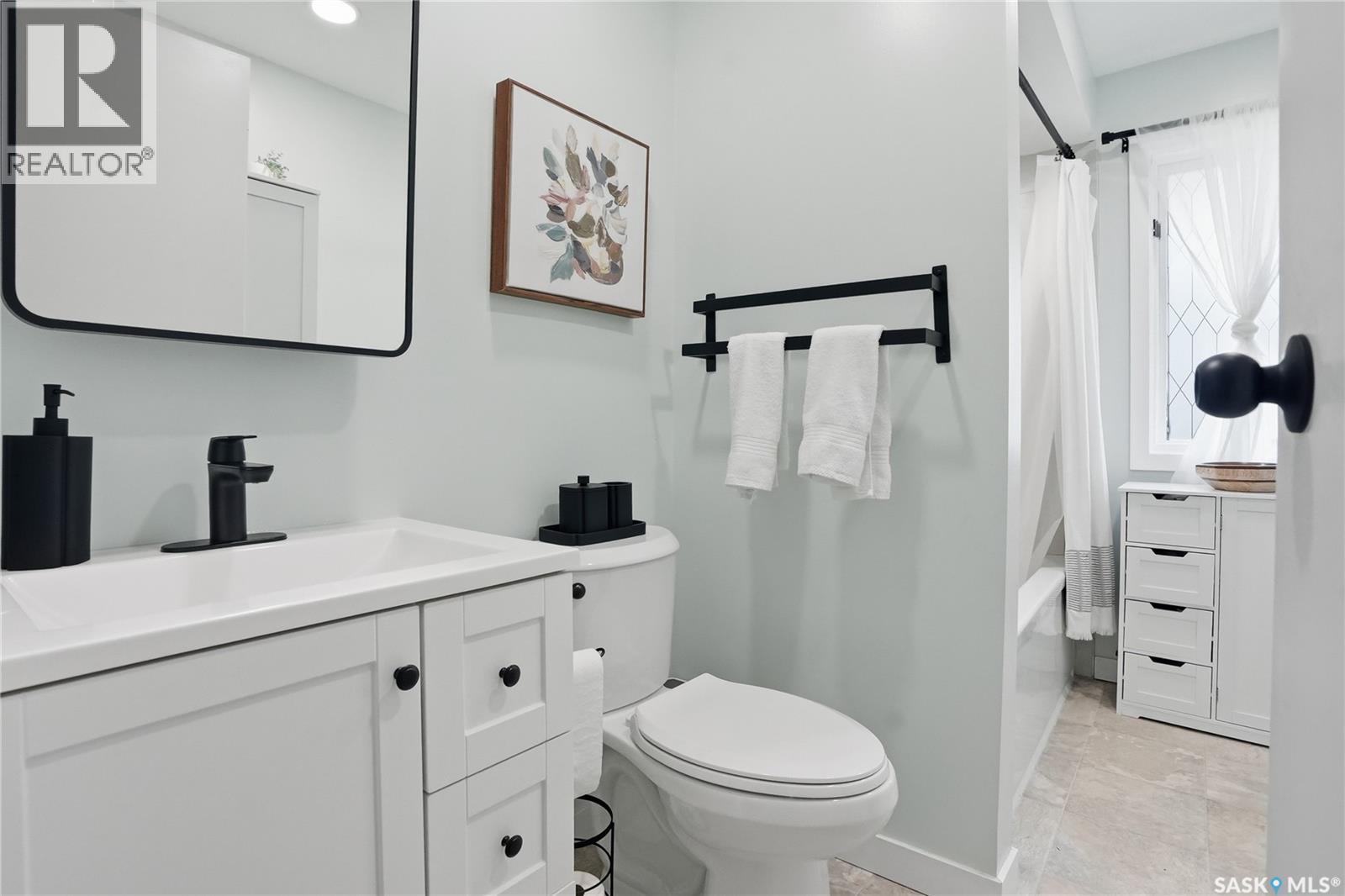 542 Coldspring Way, Saskatoon, SK - Indoor Photo Showing Bathroom