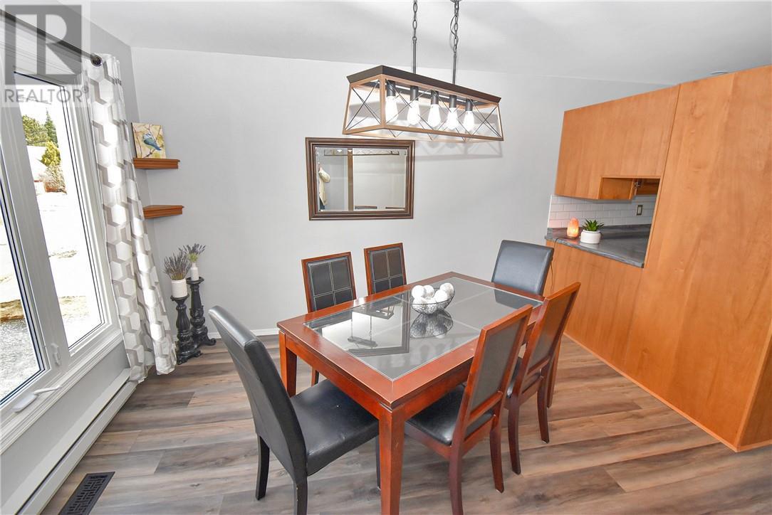 215 Orell St, Garson, ON - Indoor Photo Showing Dining Room