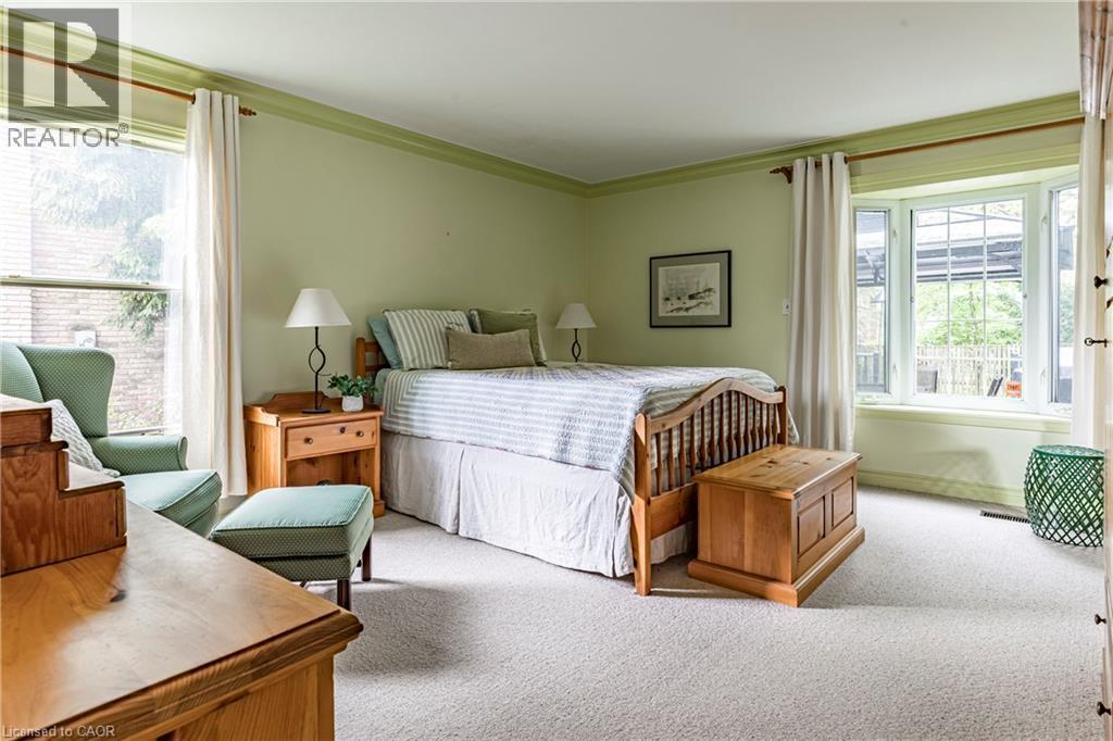 134 Broad Leaf Crescent, Ancaster, ON - Indoor Photo Showing Bedroom