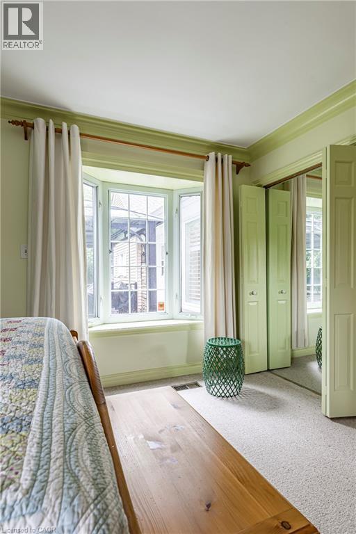 134 Broad Leaf Crescent, Ancaster, ON - Indoor Photo Showing Bedroom