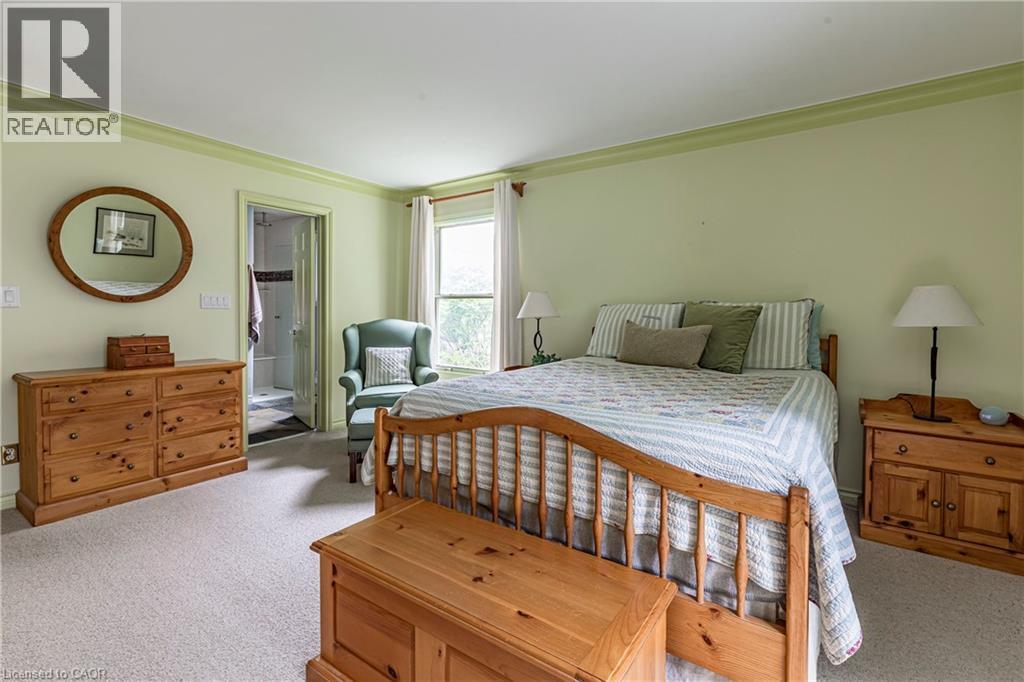 134 Broad Leaf Crescent, Ancaster, ON - Indoor Photo Showing Bedroom