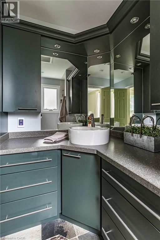 134 Broad Leaf Crescent, Ancaster, ON - Indoor Photo Showing Other Room