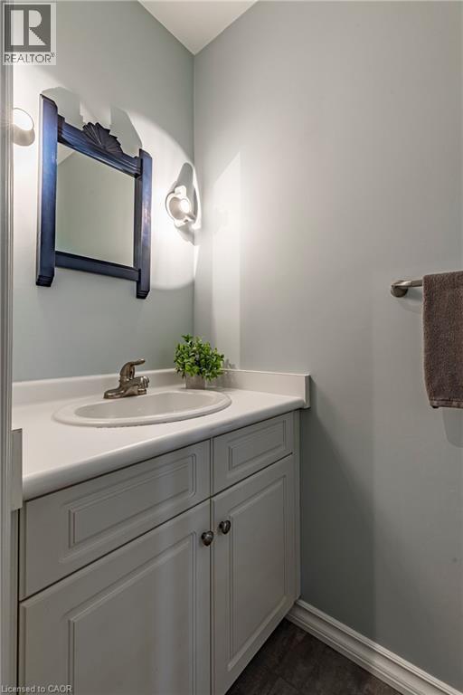134 Broad Leaf Crescent, Ancaster, ON - Indoor Photo Showing Bathroom