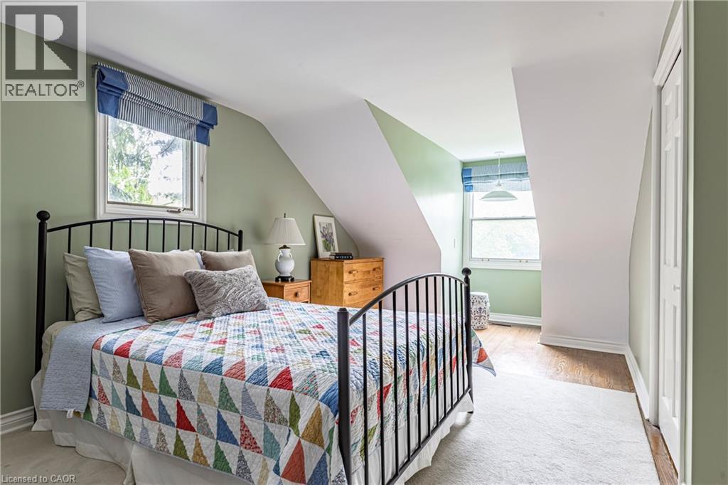 134 Broad Leaf Crescent, Ancaster, ON - Indoor Photo Showing Bedroom
