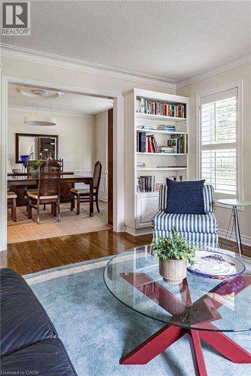 134 Broad Leaf Crescent, Ancaster, ON - Indoor Photo Showing Living Room