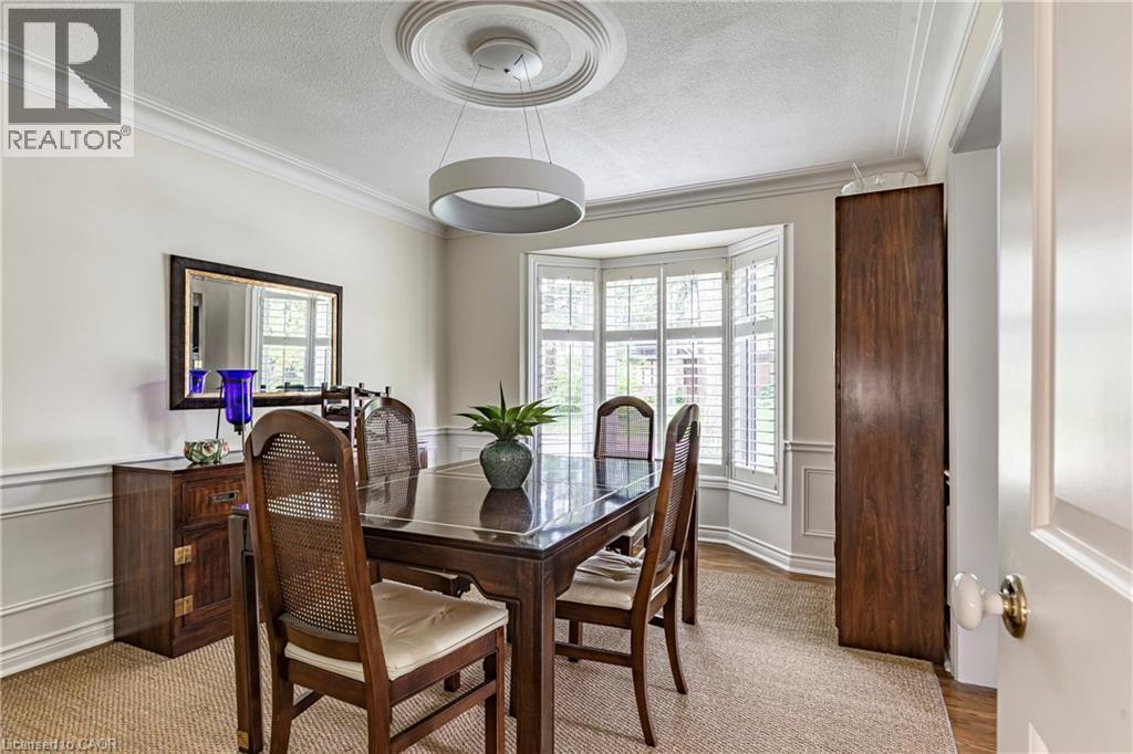 134 Broad Leaf Crescent, Ancaster, ON - Indoor Photo Showing Dining Room