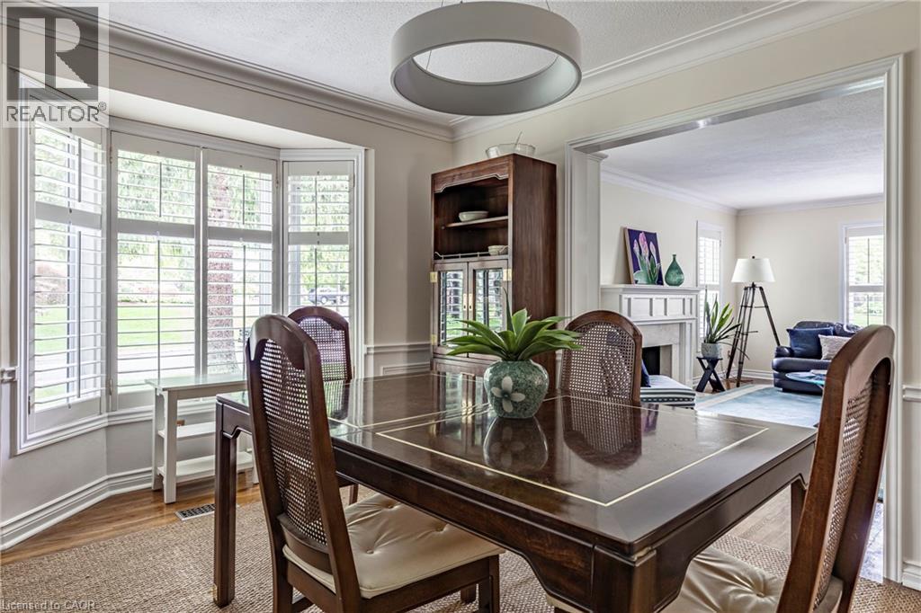 134 Broad Leaf Crescent, Ancaster, ON - Indoor Photo Showing Dining Room