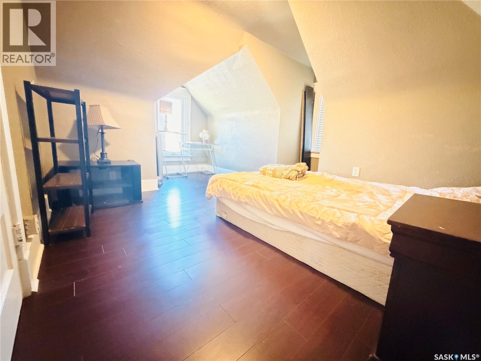 2119 Lorne Street, Regina, SK - Indoor Photo Showing Bedroom