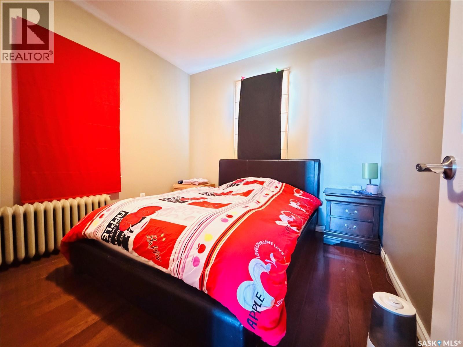 2119 Lorne Street, Regina, SK - Indoor Photo Showing Bedroom