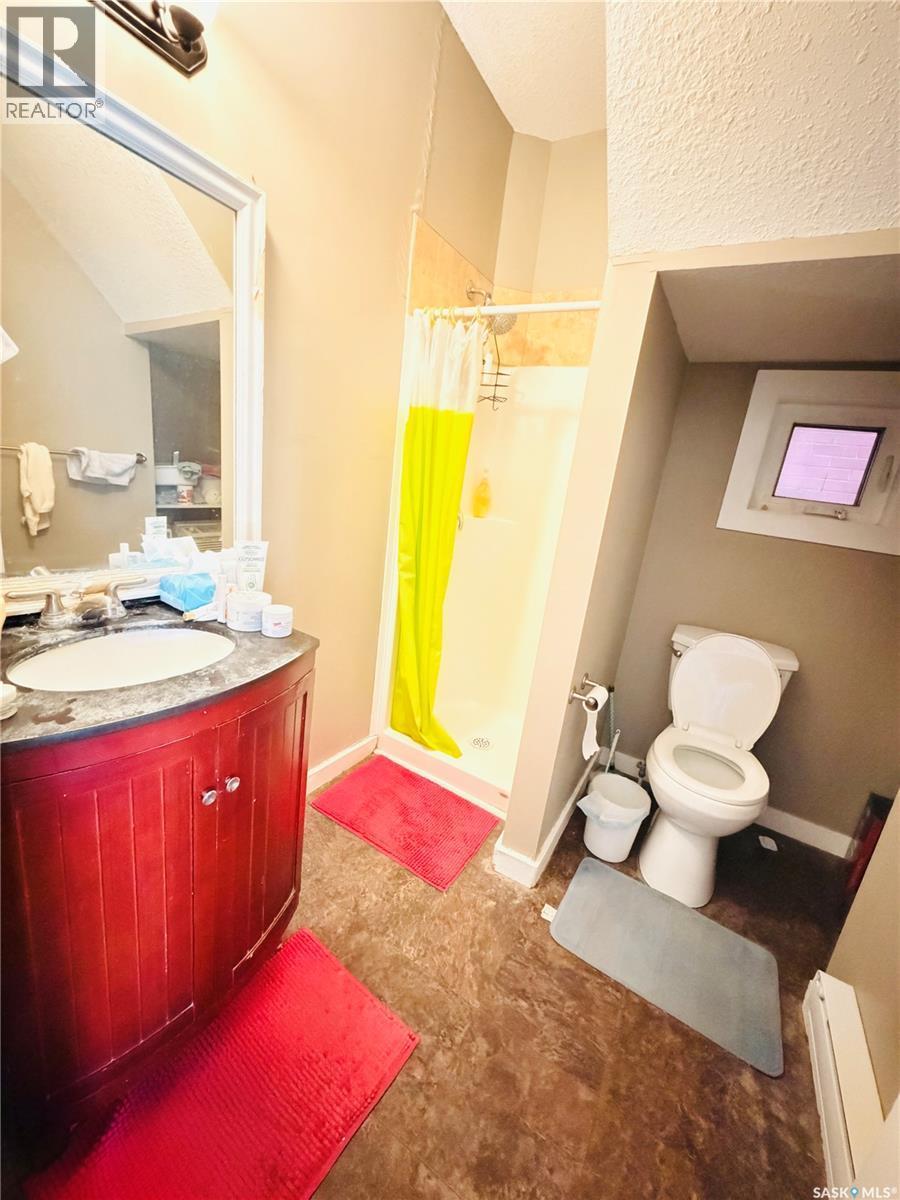 2119 Lorne Street, Regina, SK - Indoor Photo Showing Bathroom