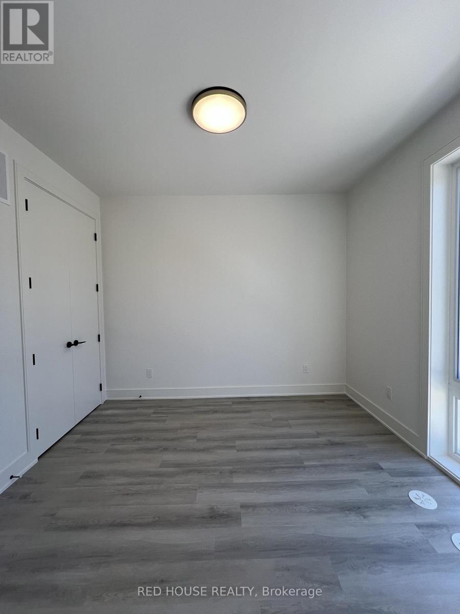 44 Everett Common, St. Catharines, ON - Indoor Photo Showing Garage