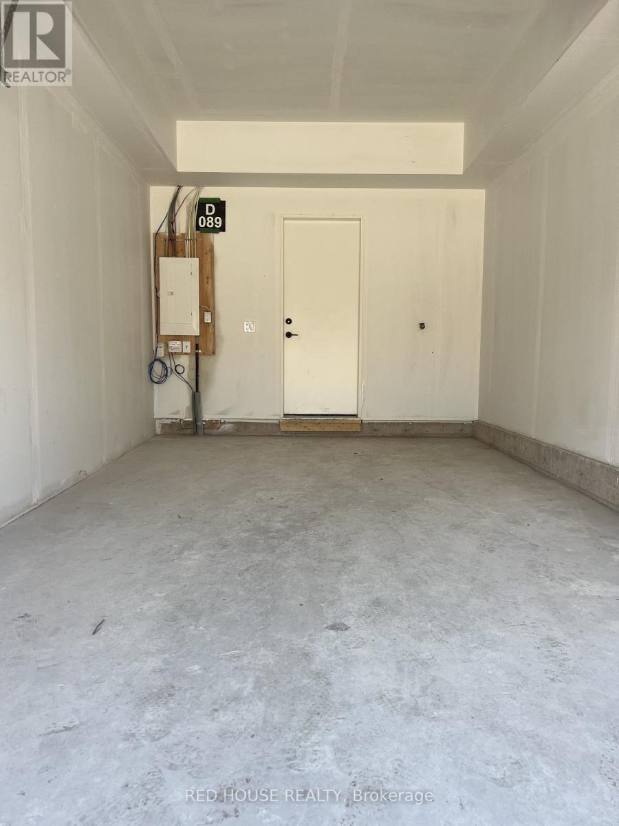 44 Everett Common, St. Catharines, ON - Indoor Photo Showing Garage