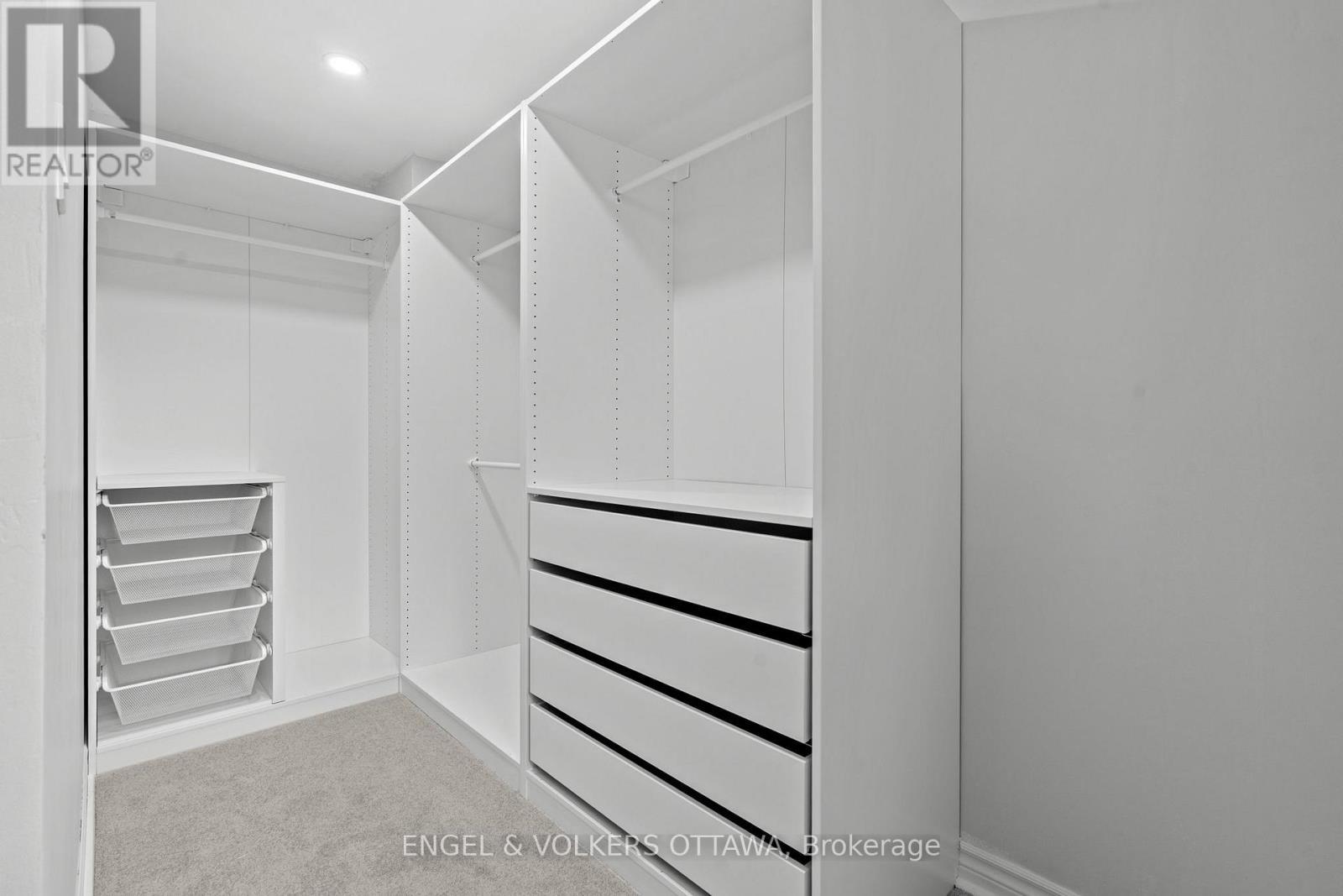 1540 Mimosa Avenue, Ottawa, ON - Indoor Photo Showing Other Room