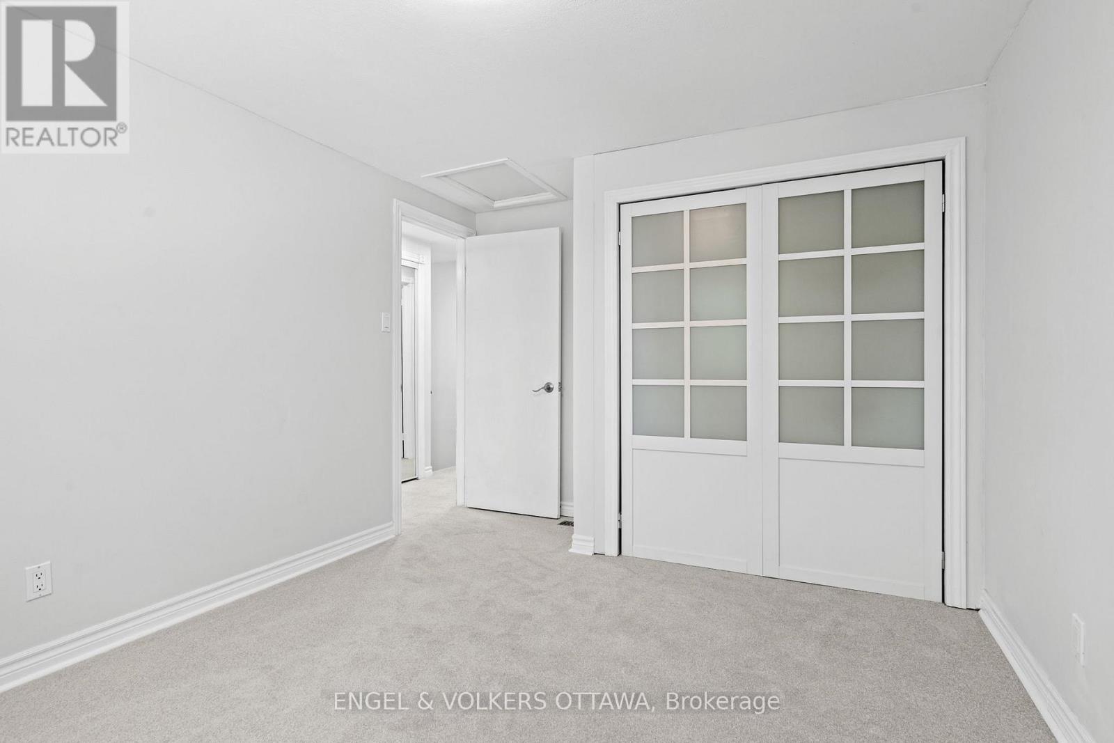 1540 Mimosa Avenue, Ottawa, ON - Indoor Photo Showing Other Room