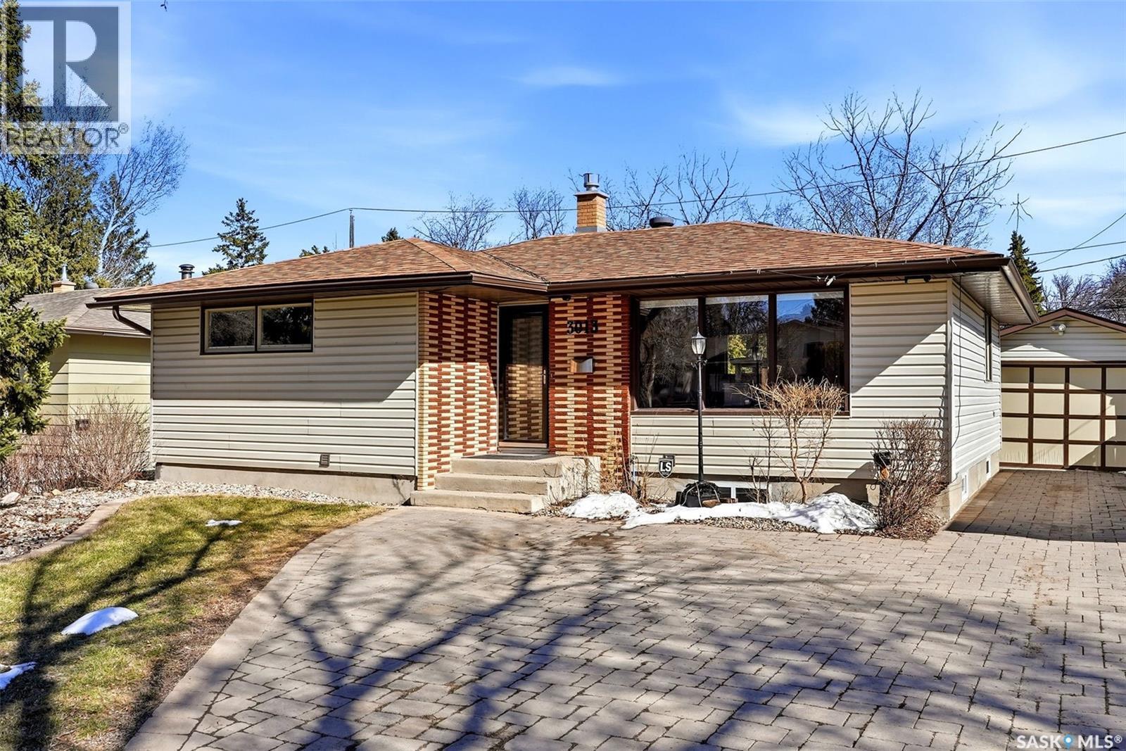 3013 Grant Road, Regina, SK - Outdoor