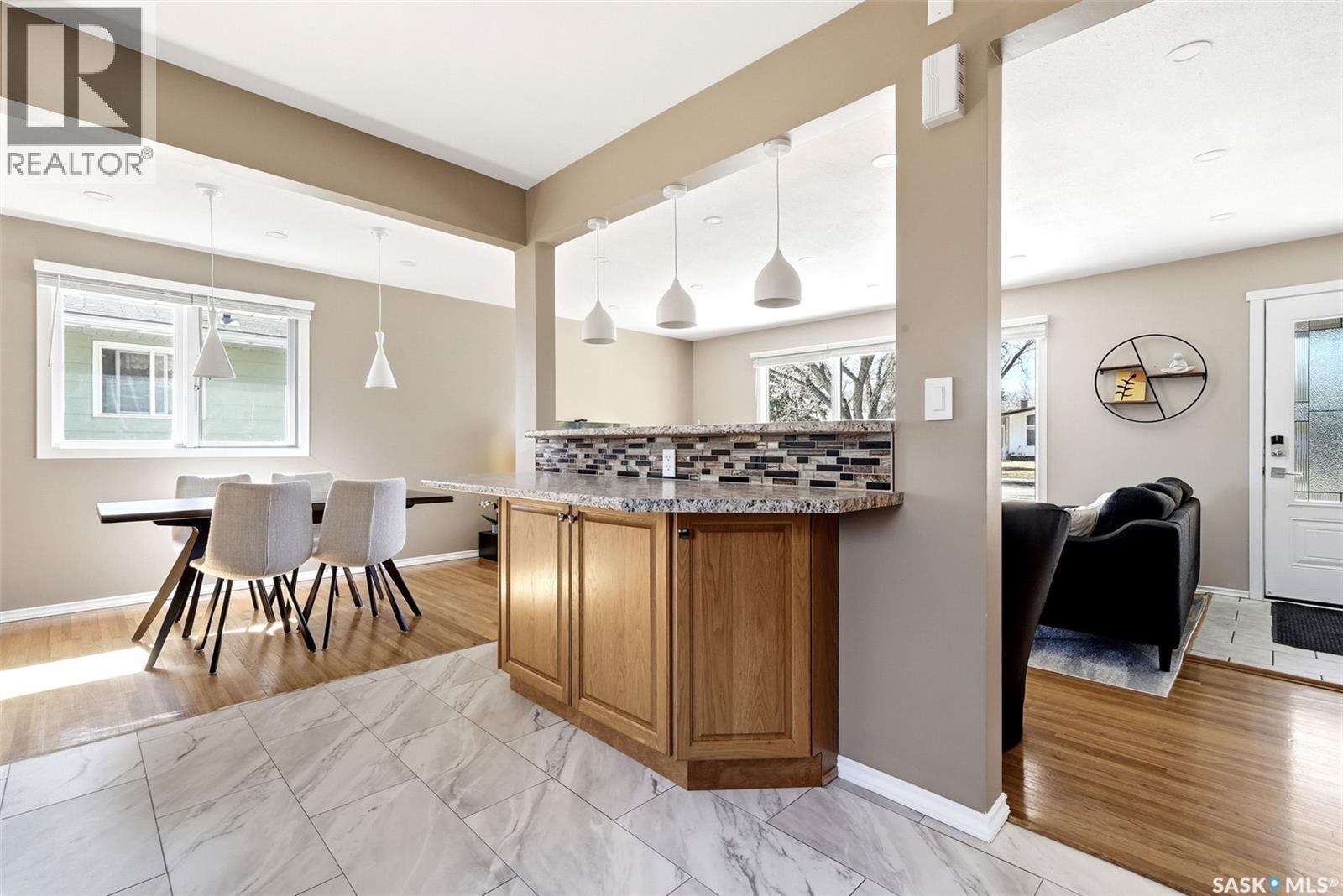 3013 Grant Road, Regina, SK - Indoor