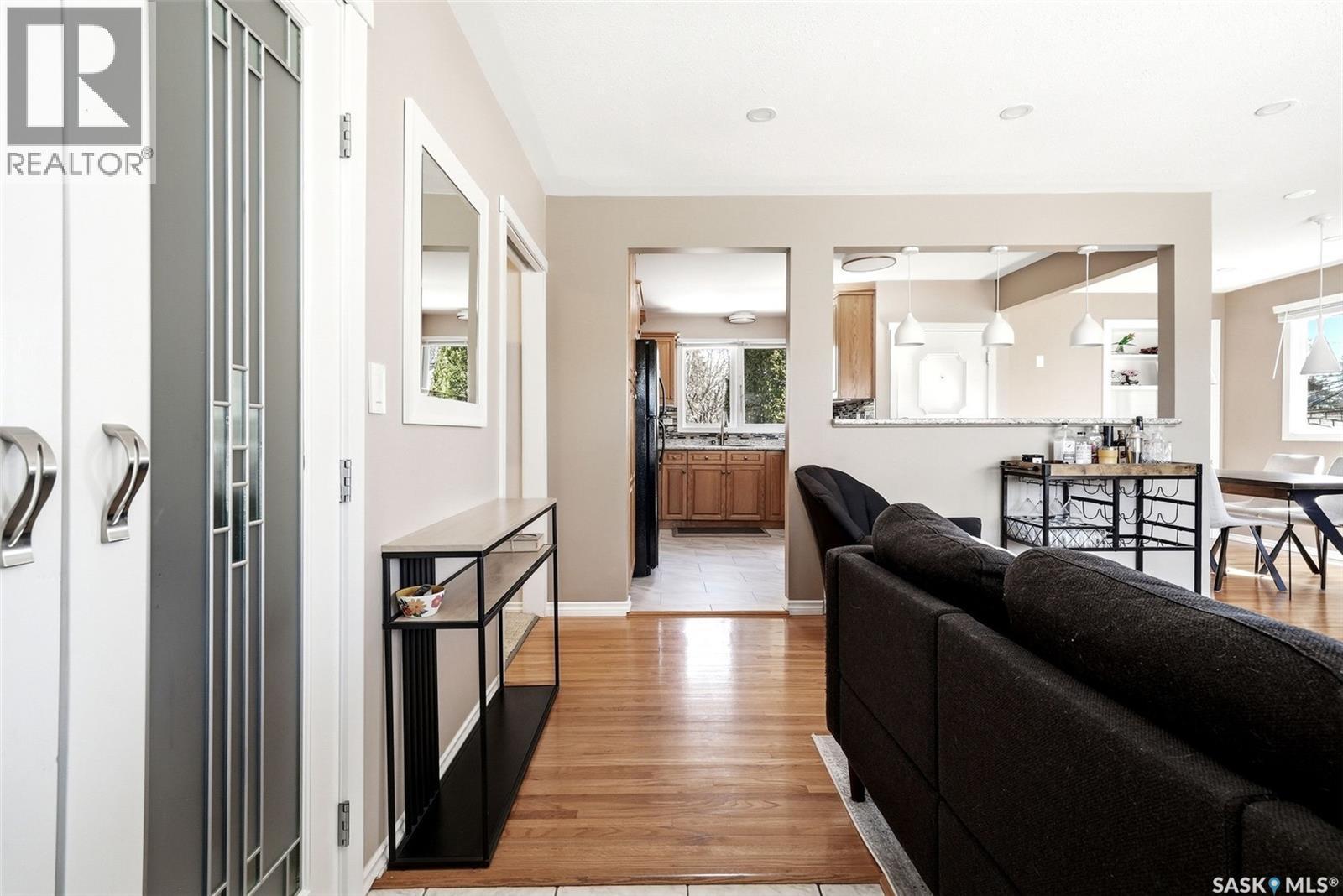 3013 Grant Road, Regina, SK - Indoor