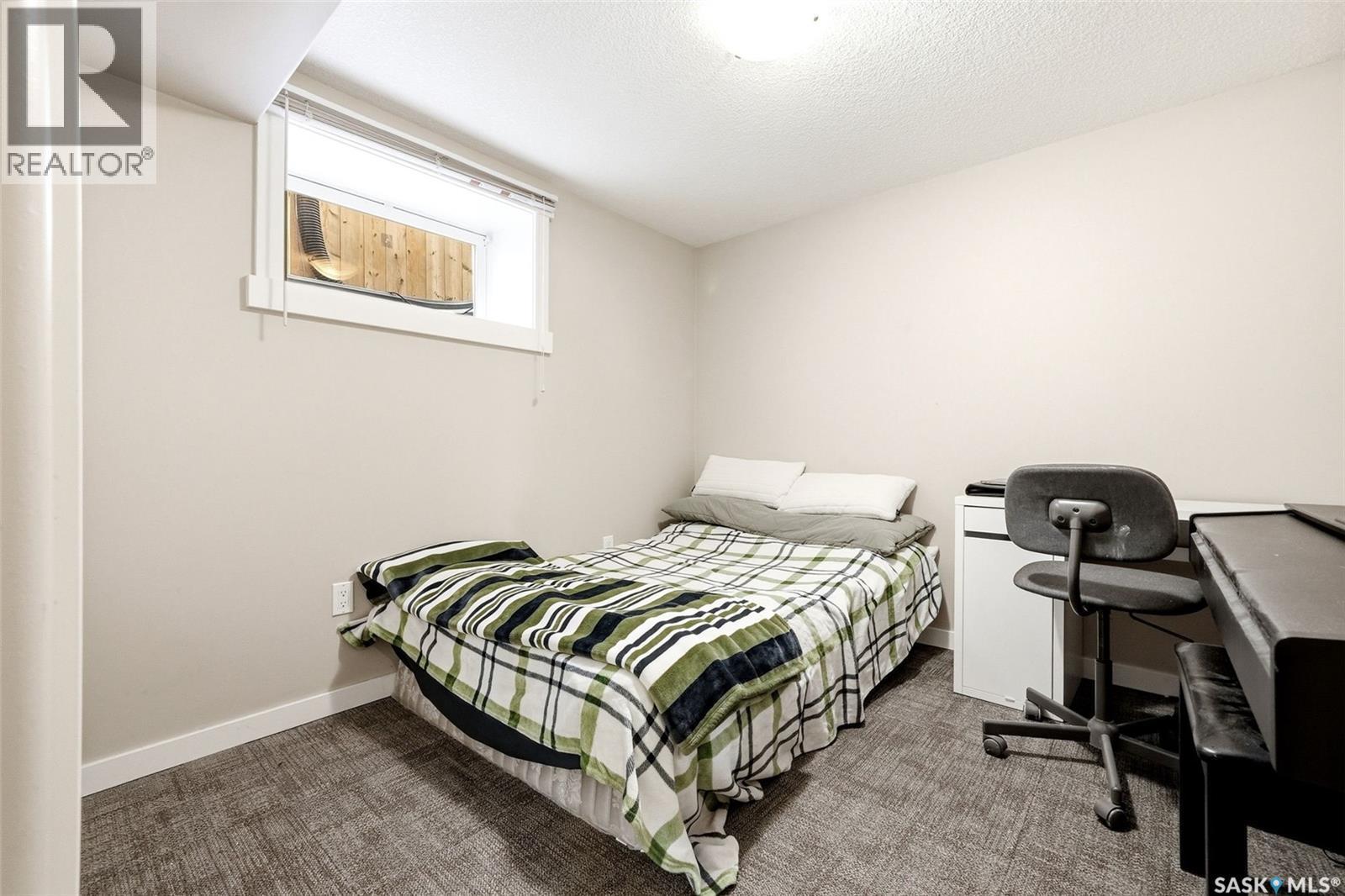 3013 Grant Road, Regina, SK - Indoor Photo Showing Bedroom