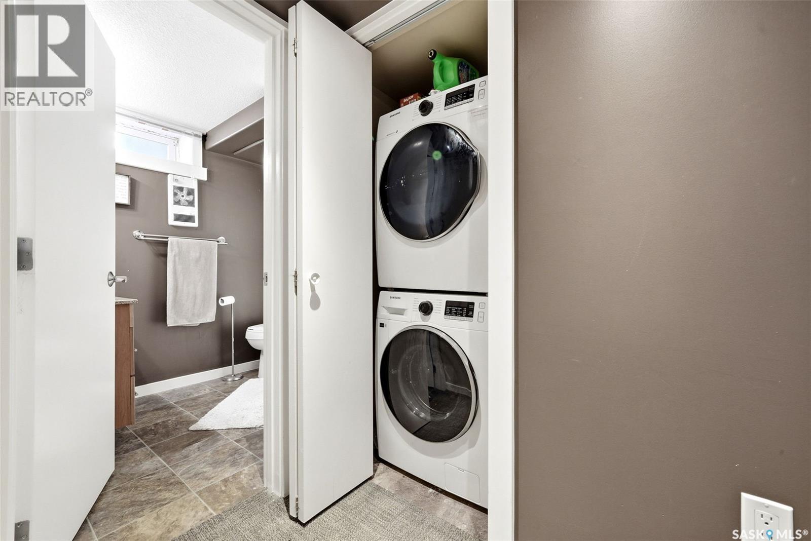 3013 Grant Road, Regina, SK - Indoor Photo Showing Laundry Room