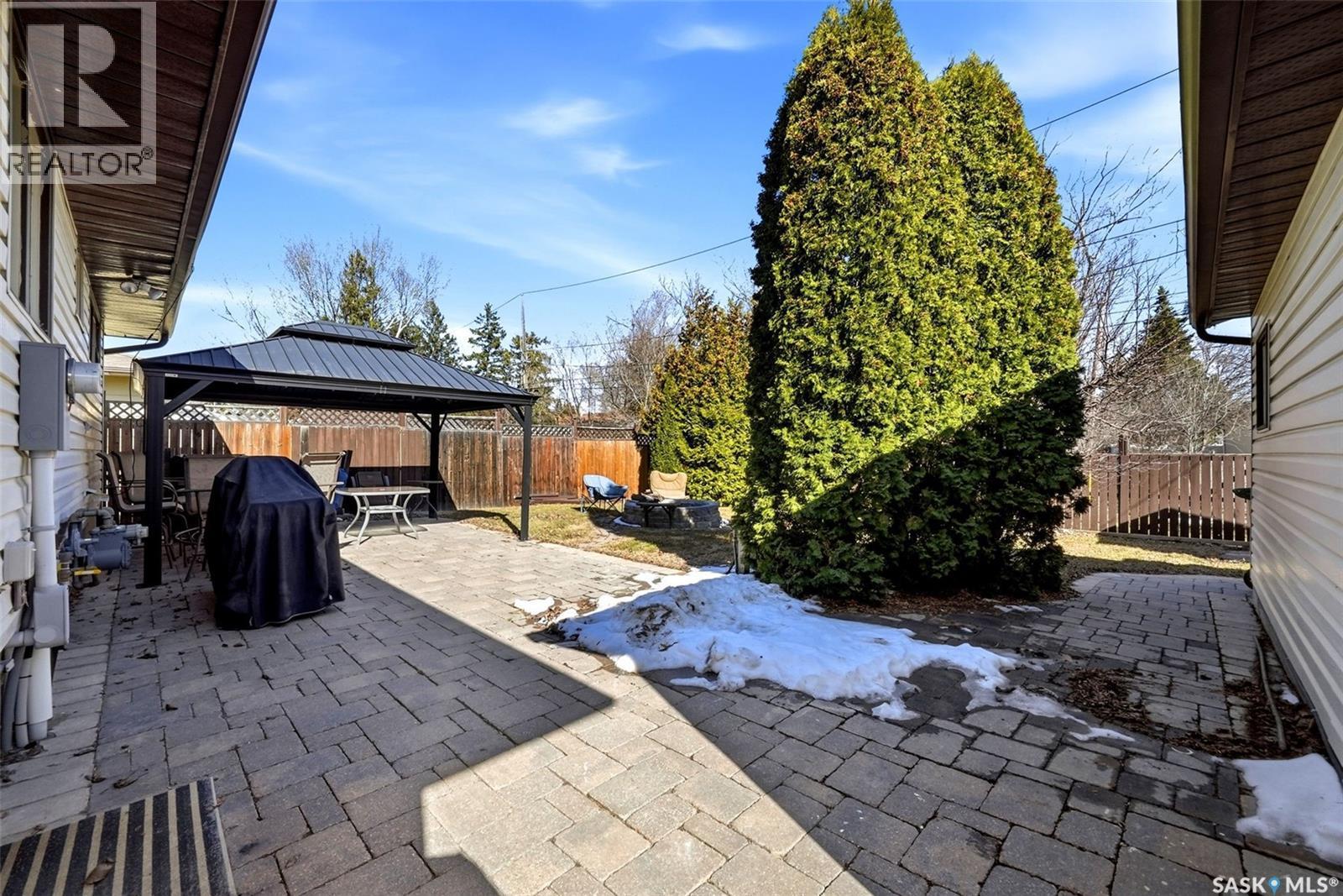 3013 Grant Road, Regina, SK - Outdoor With Deck Patio Veranda