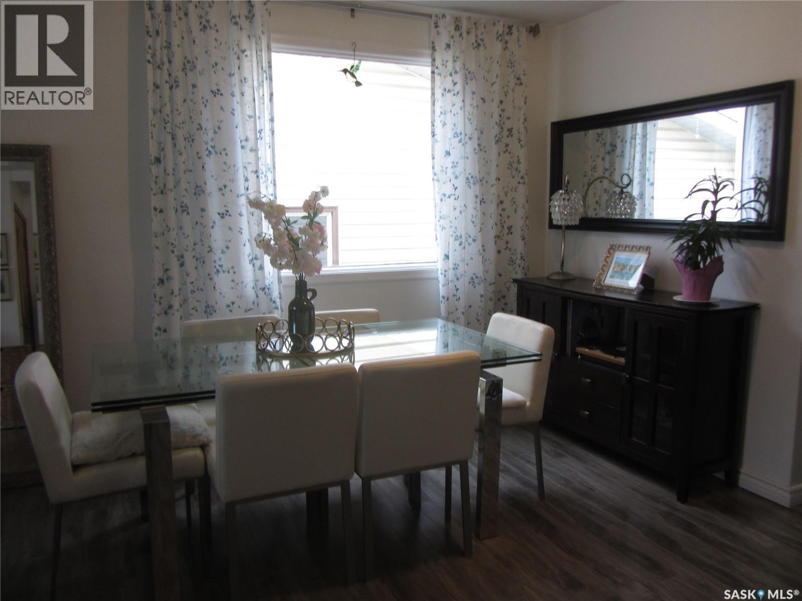 1802 Arlington Avenue, Saskatoon, SK - Indoor Photo Showing Dining Room