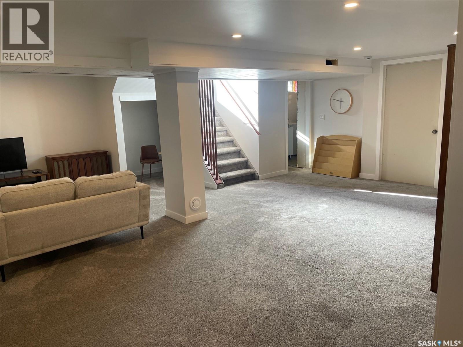 1802 Arlington Avenue, Saskatoon, SK - Indoor