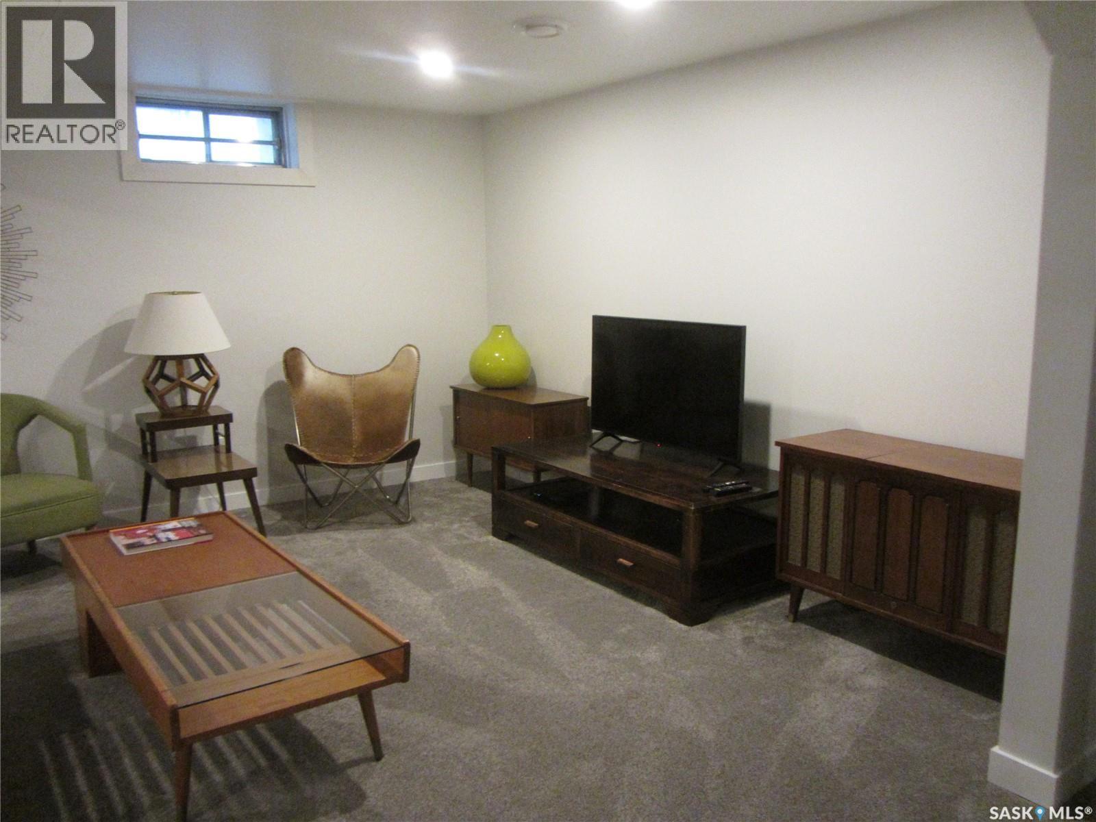 1802 Arlington Avenue, Saskatoon, SK - Indoor