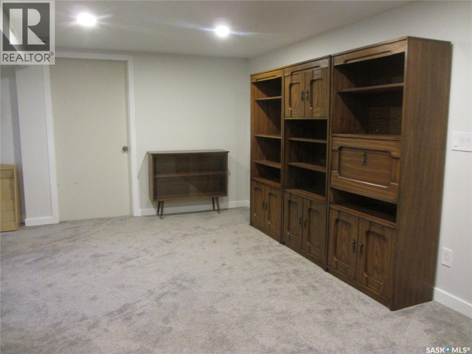 1802 Arlington Avenue, Saskatoon, SK - Indoor