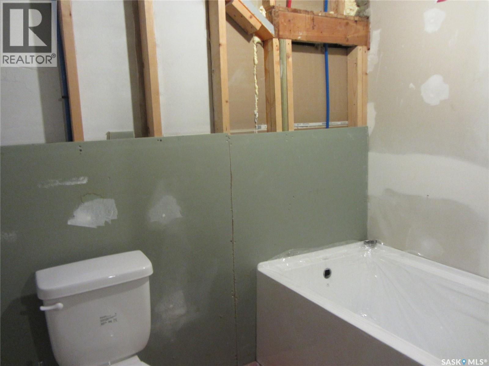 1802 Arlington Avenue, Saskatoon, SK - Indoor Photo Showing Bathroom