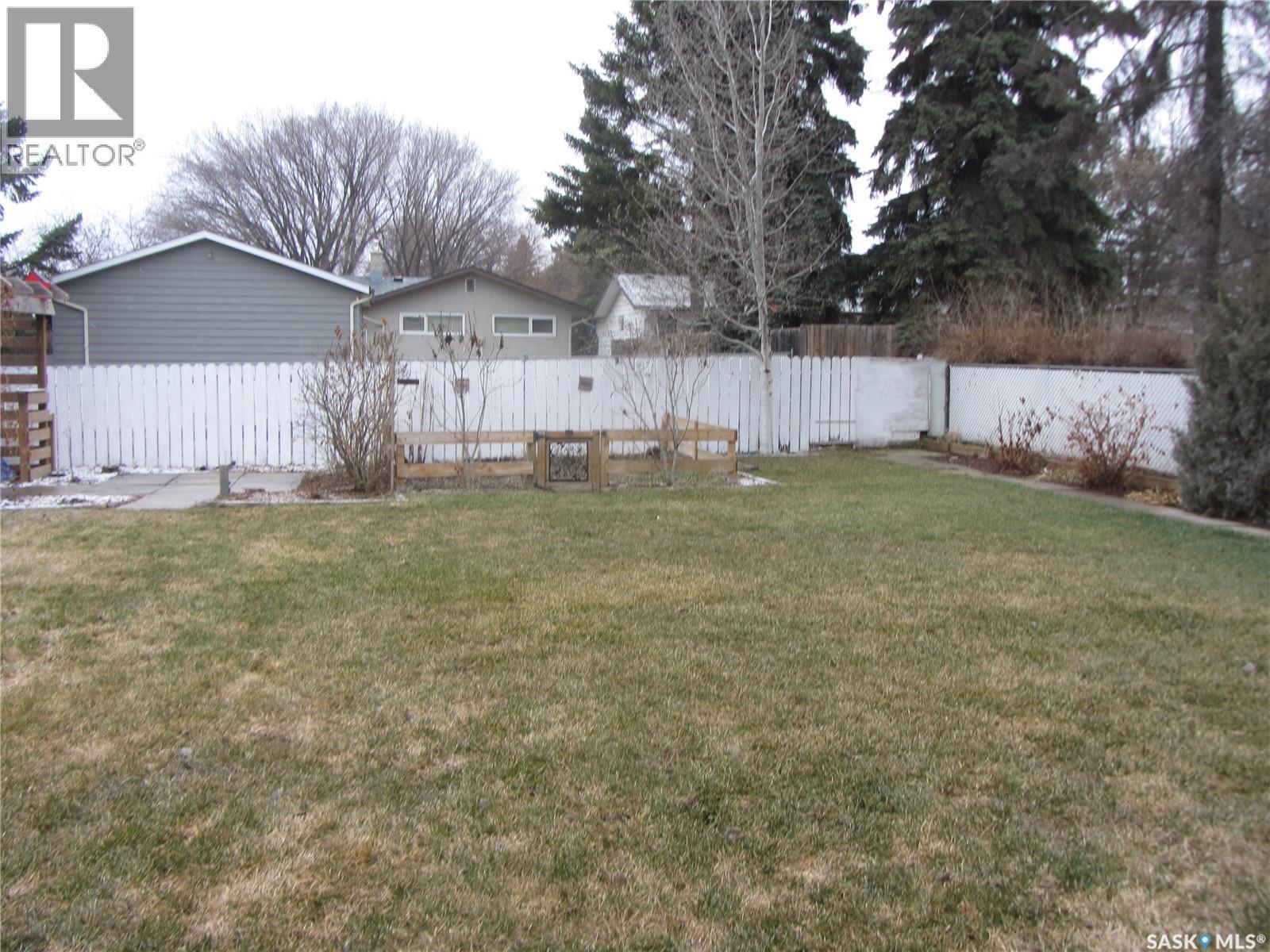 1802 Arlington Avenue, Saskatoon, SK - Outdoor