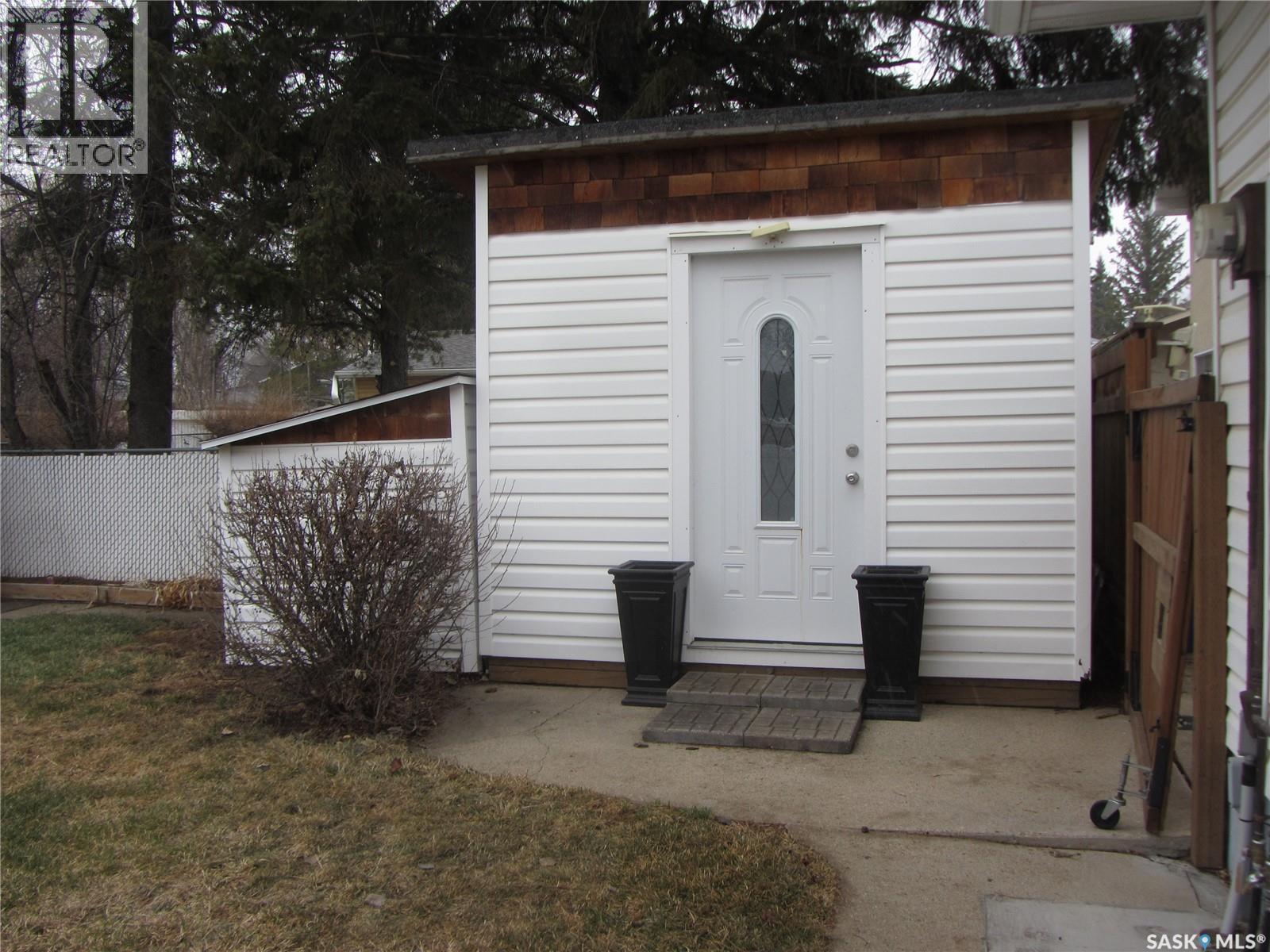 1802 Arlington Avenue, Saskatoon, SK - Outdoor With Exterior
