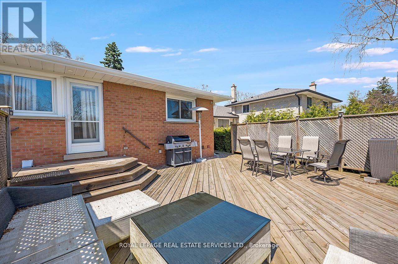 1602 Carletta Drive, Mississauga, ON - Outdoor With Deck Patio Veranda