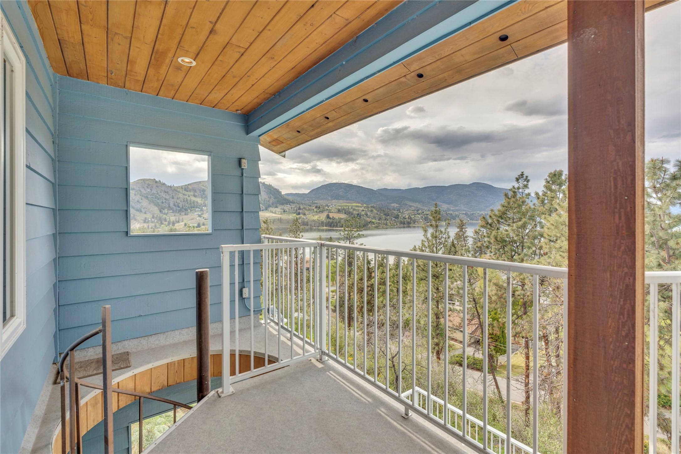 418 Panorama Crescent, Okanagan Falls, BC - Outdoor With Exterior