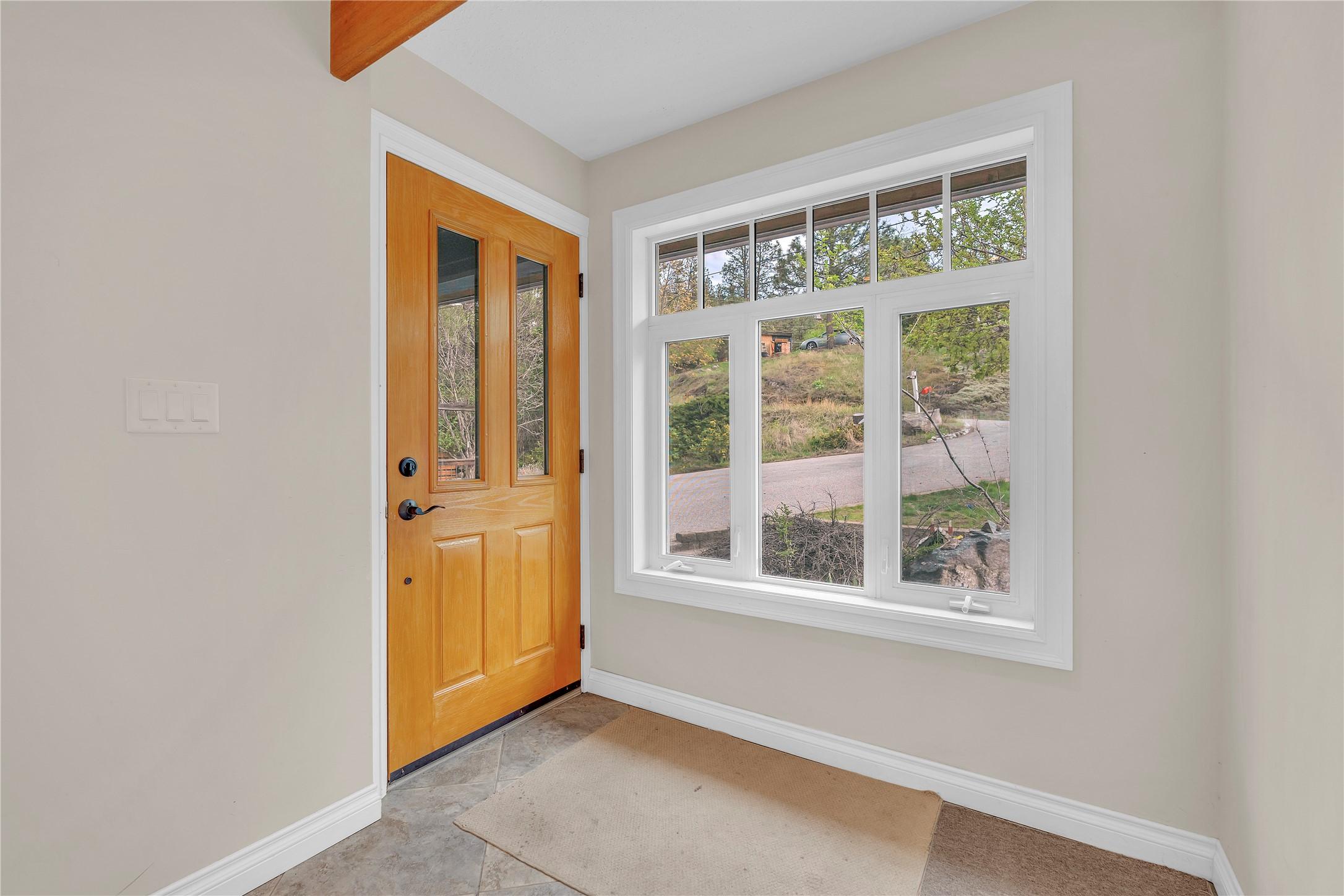 418 Panorama Crescent, Okanagan Falls, BC - Indoor Photo Showing Other Room