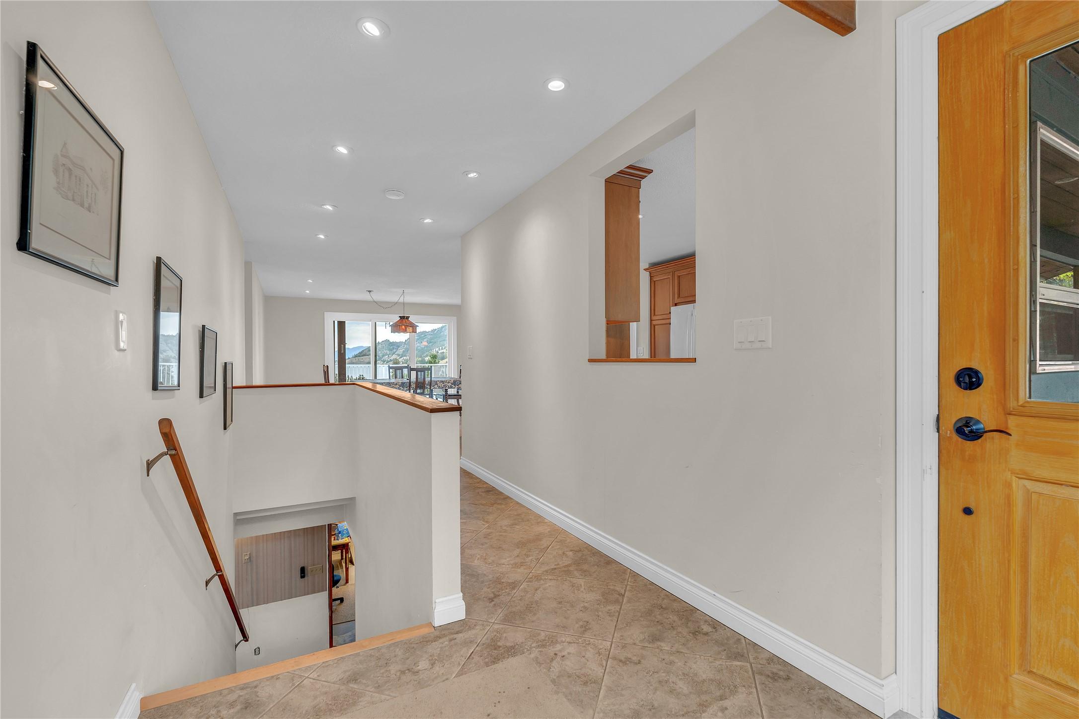 418 Panorama Crescent, Okanagan Falls, BC - Indoor Photo Showing Other Room