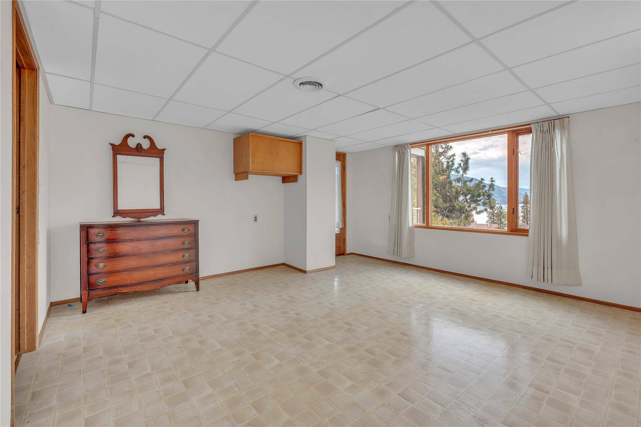 418 Panorama Crescent, Okanagan Falls, BC - Indoor Photo Showing Other Room