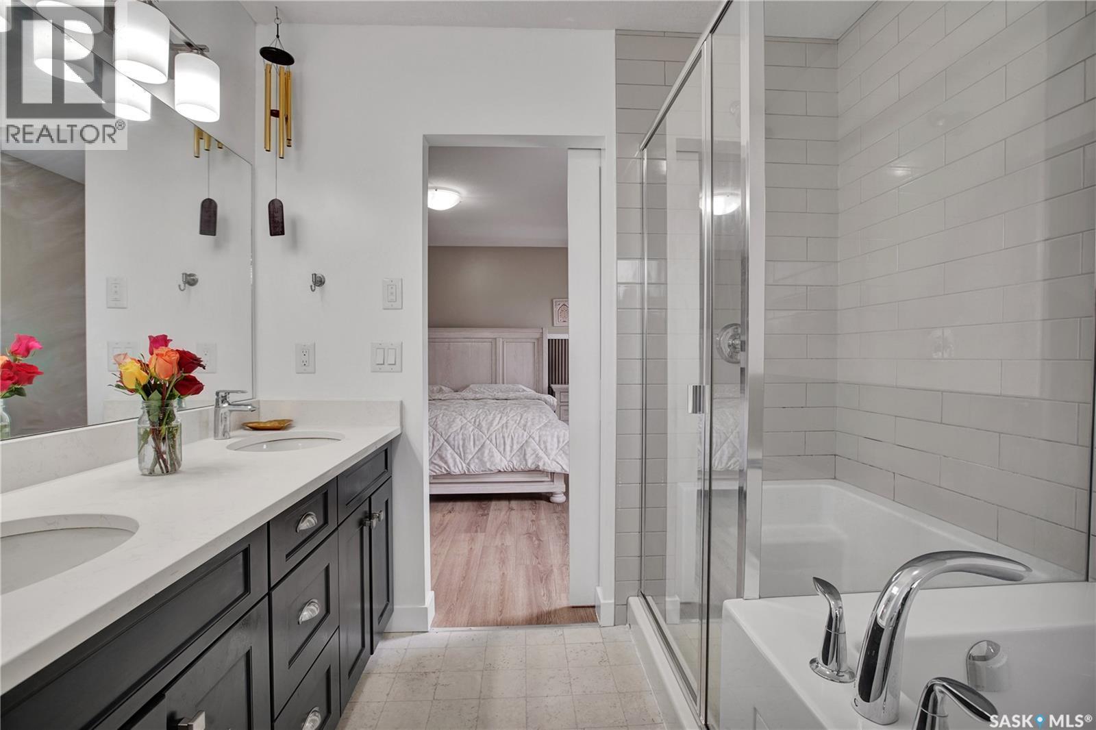 211 Stilling Union, Saskatoon, SK - Indoor Photo Showing Bathroom